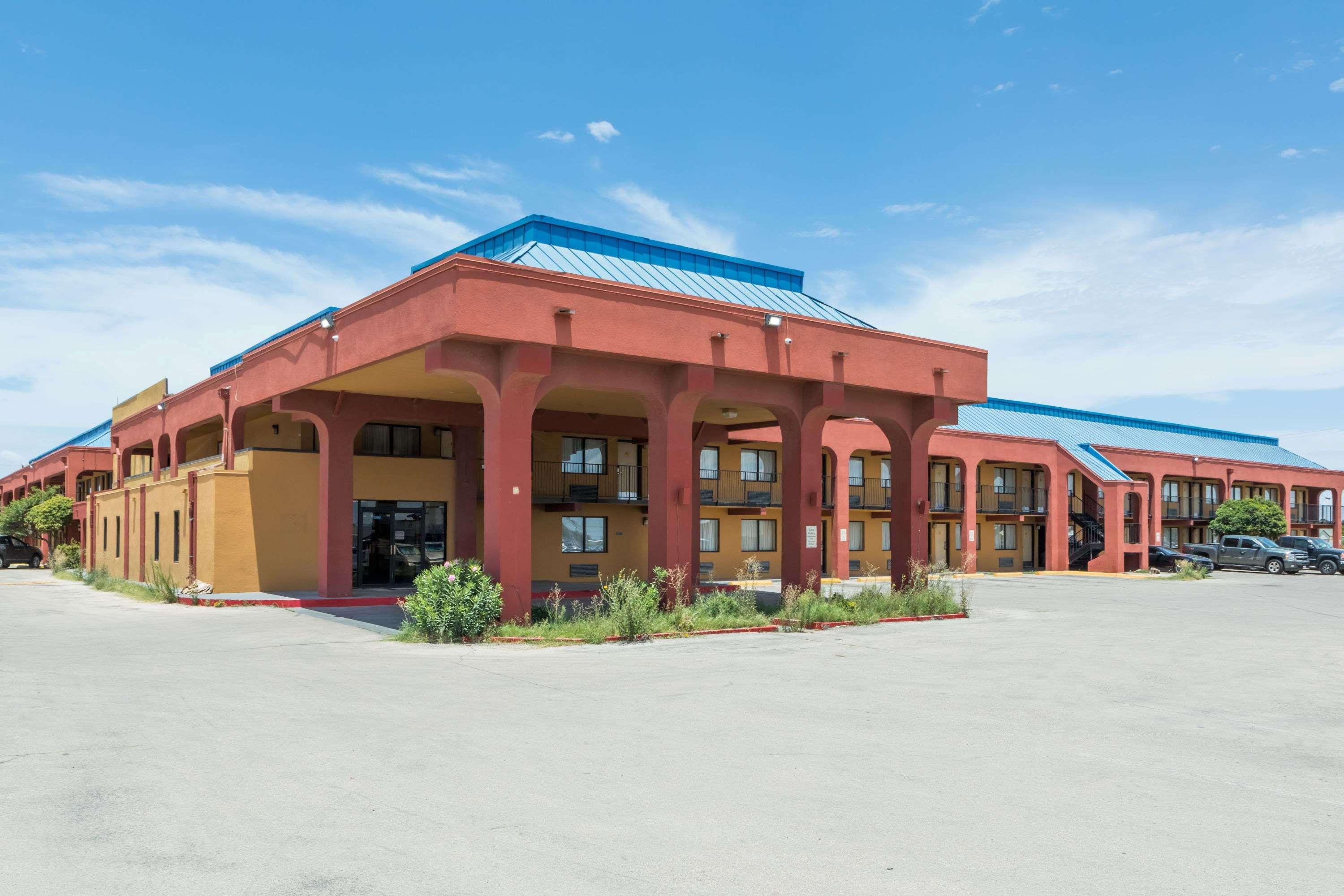 Days By Wyndham Motel Midland